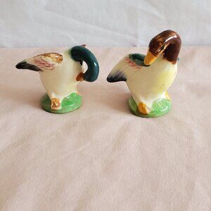 Mid century, ceramic, geese, salt/ pepper shakers, Japan